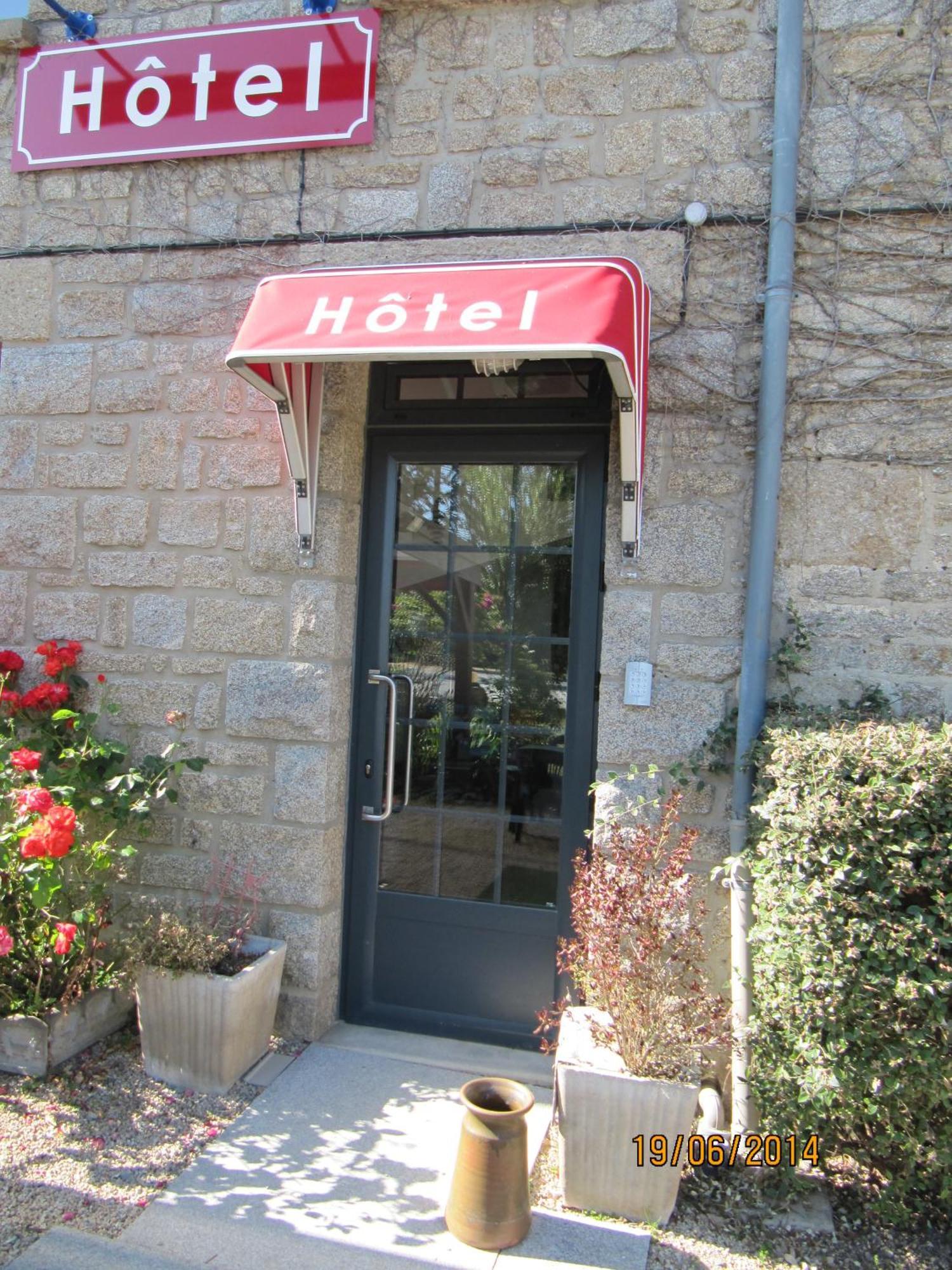 Auberge Le Guinefort Lehon Exterior photo